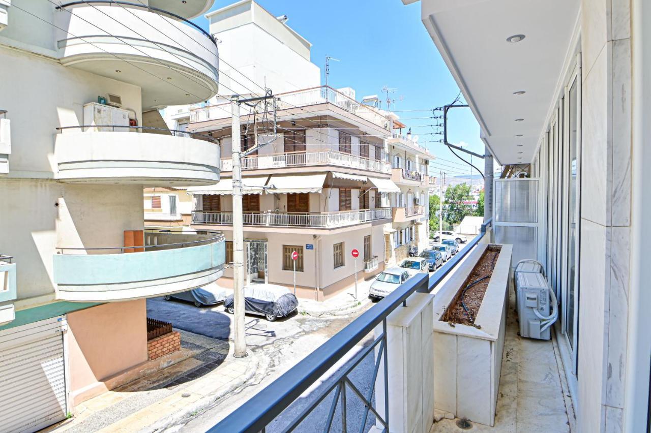Cozy Apartment Located On The Piraeus Port Area Exterior foto